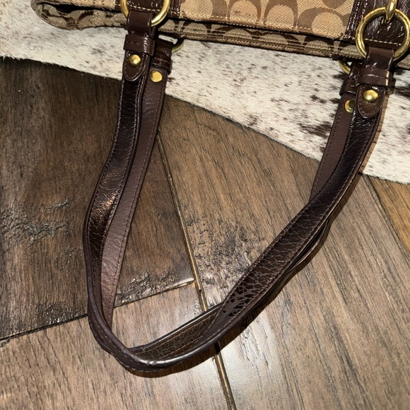 Coach Signature Gallery Logo Zip Tote F19388 - Picture 6 of 9